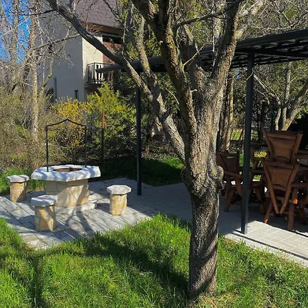 Gombos Maganszallashely Holiday home Vonyarcvashegy